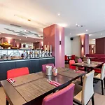 Les Nations Hotel