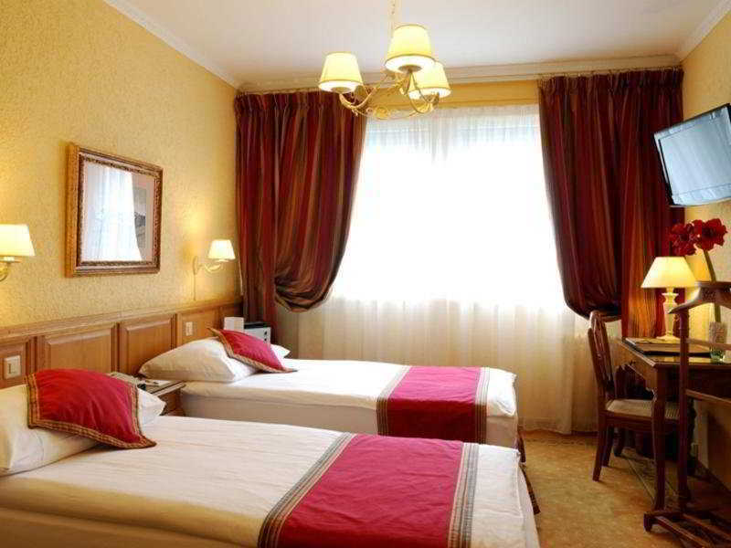 Hotel Les Nations 3*