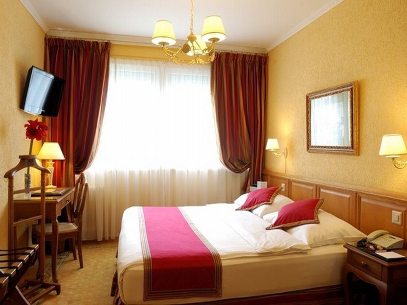 Hotel Les Nations 3*